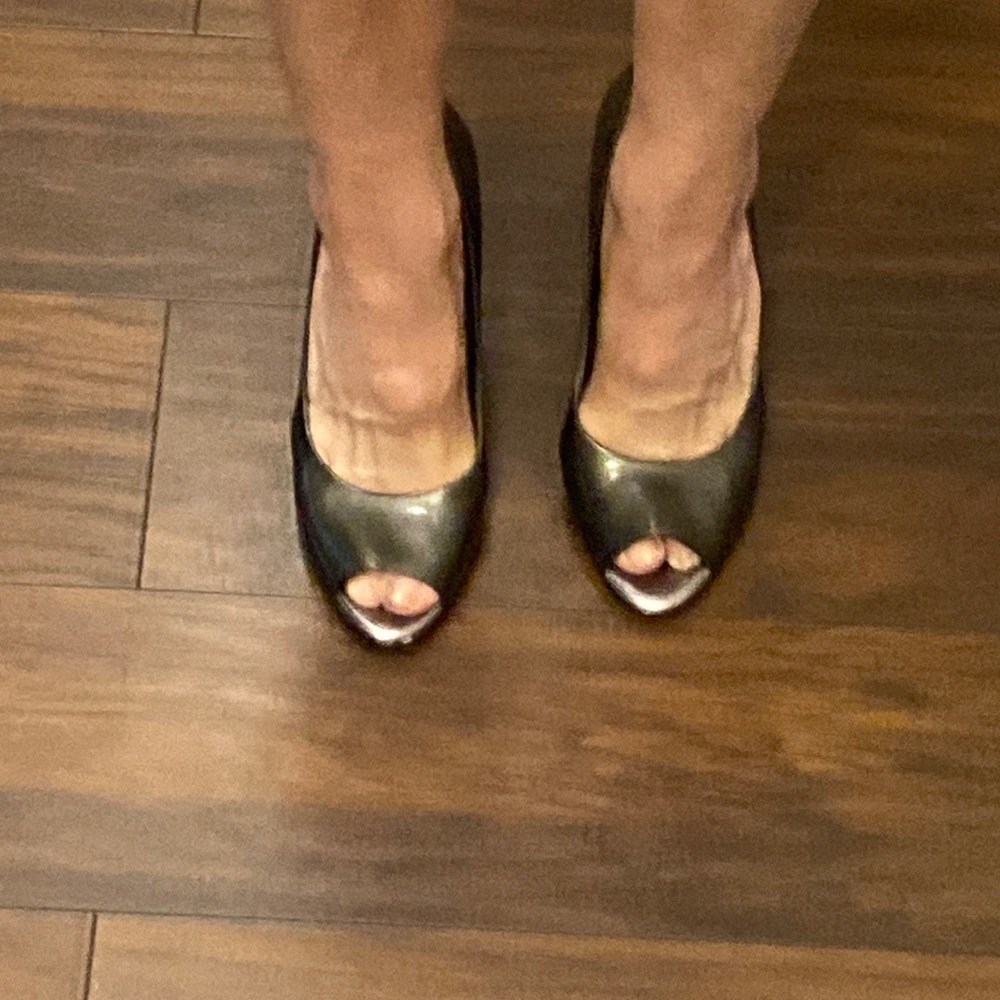 Banana Republic open toes pumps